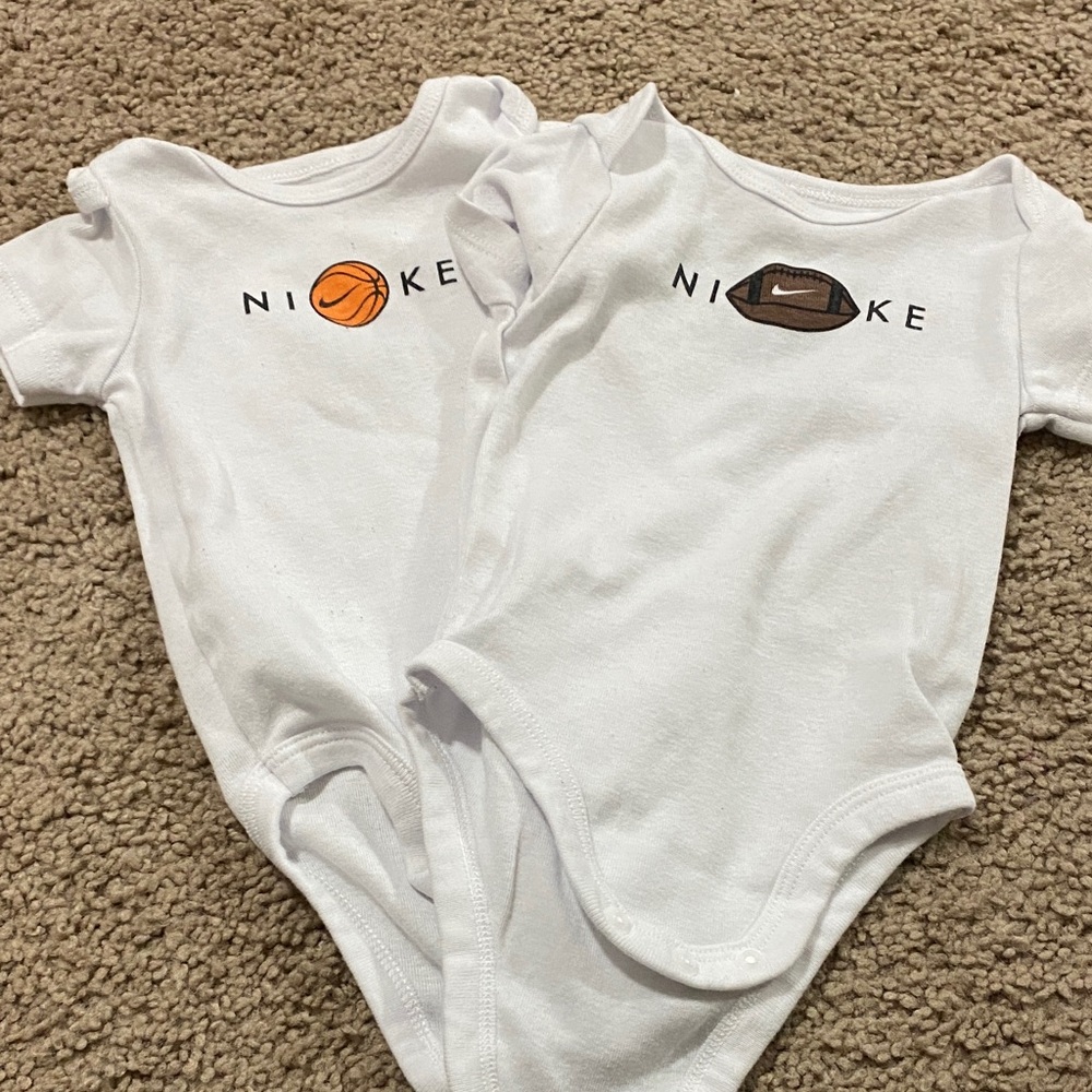9mo Nike White Kids Bodysuit Pair with Sports Graphics